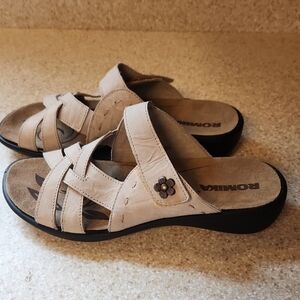 Romika Women's Tan Sandals